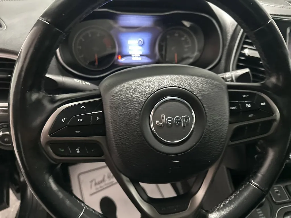 Jeep Cherokee photo 15