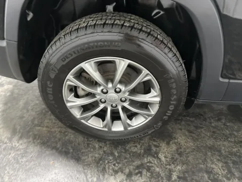 More photos of 2021 Jeep Cherokee Latitude Lux at Integrity Motors Group, IN