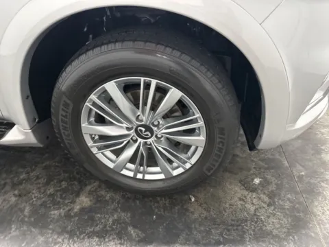 More photos of 2020 INFINITI QX80 LUXE at Integrity Motors Group, IN