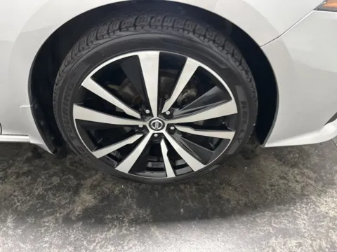 More photos of 2019 Nissan Altima 2.5 SR at Integrity Motors Group, IN