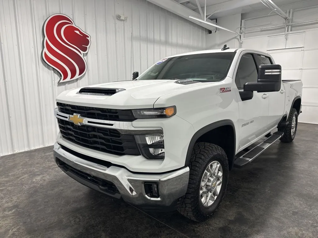 White 2024 Chevrolet Silverado 2500HD LT for sale in Evansville, IN