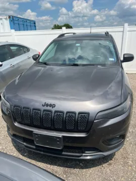 Photos of 2019 Jeep Cherokee Latitude Plus for sale in Evansville, IN at Integrity Motors Group
