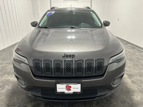 Photos of 2019 Jeep Cherokee Latitude Plus for sale in Evansville, IN at Integrity Motors Group