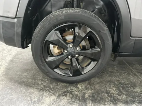More photos of 2019 Jeep Cherokee Latitude Plus at Integrity Motors Group, IN