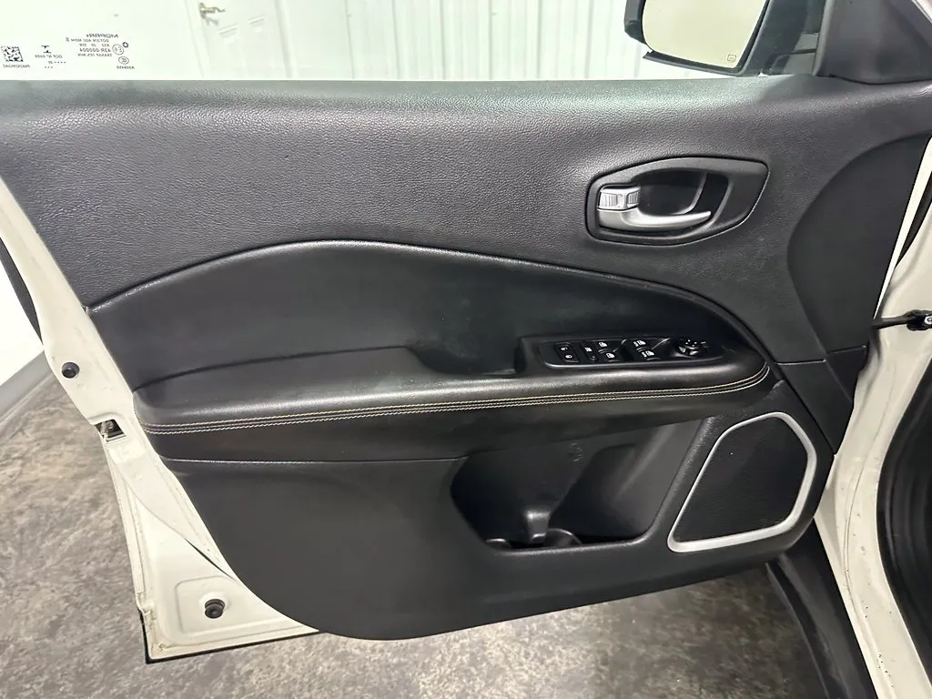Jeep Compass photo 9