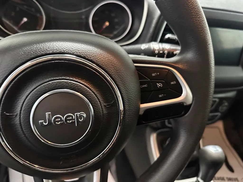 Jeep Compass photo 16