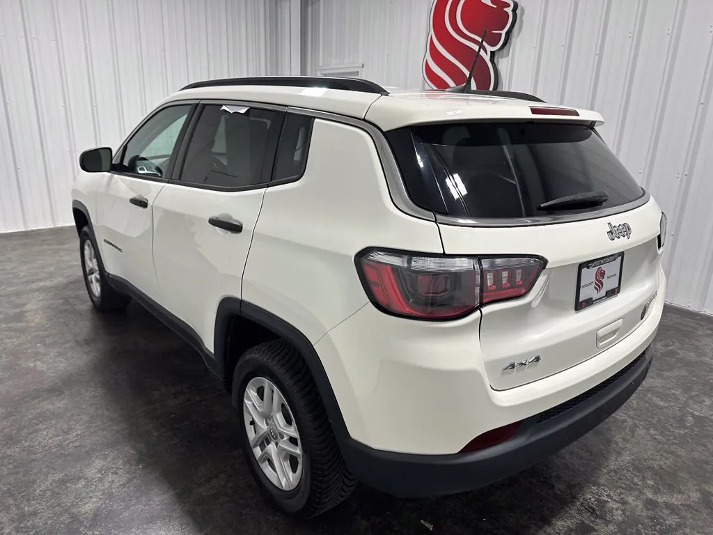 Jeep Compass photo 7
