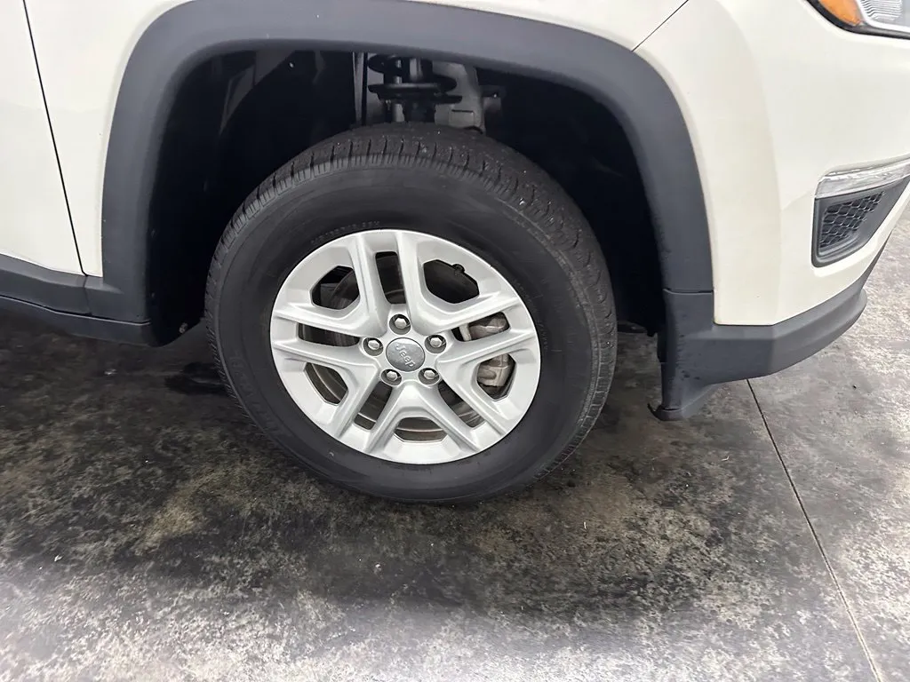 Jeep Compass photo 4