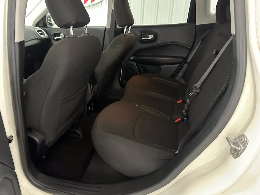 Jeep Compass photo 12