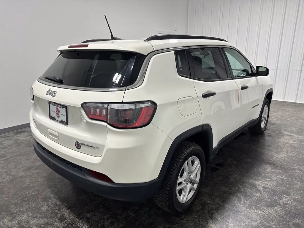 Jeep Compass photo 5