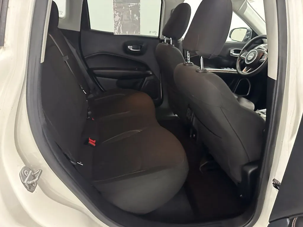 Jeep Compass photo 21