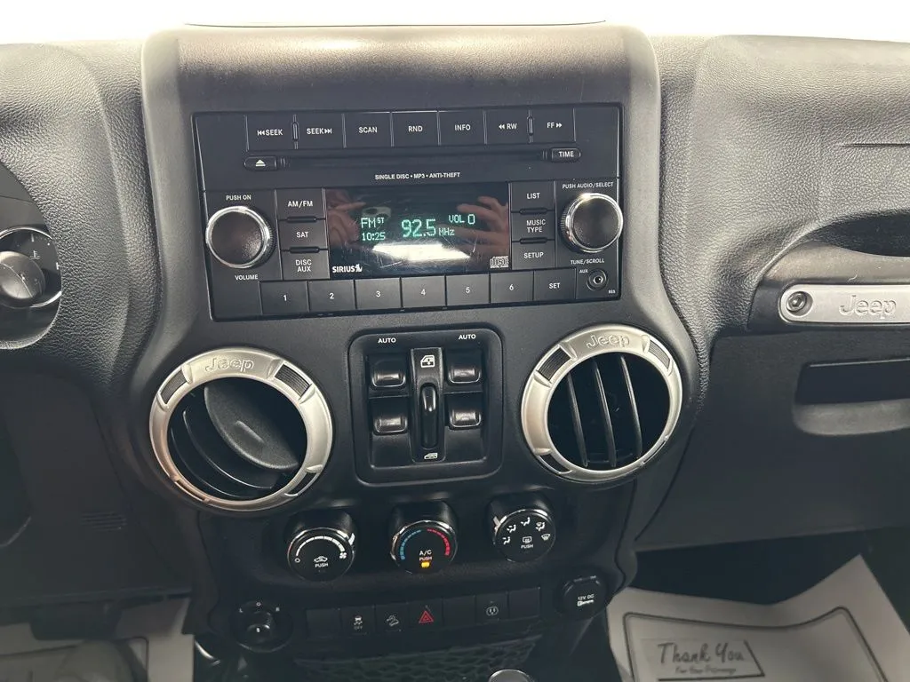Jeep Wrangler JK photo 16