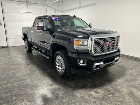 More photos of 2017 GMC Sierra 2500HD Denali at Integrity Motors Group, IN