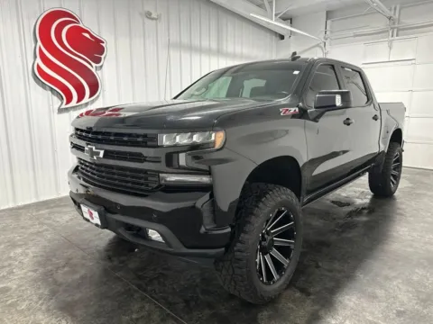 Black 2020 Chevrolet Silverado 1500 RST for sale in Evansville, IN