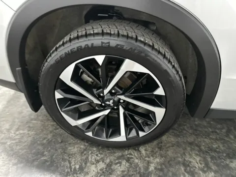 More photos of 2023 Mitsubishi Outlander SE at Integrity Motors Group, IN