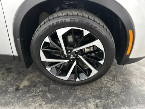 More photos of 2023 Mitsubishi Outlander SE at Integrity Motors Group, IN