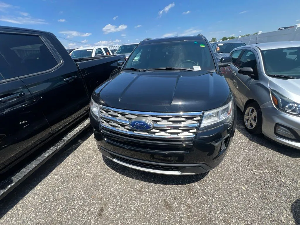 Black 2018 Ford Explorer XLT for sale in Evansville, IN