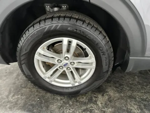 More photos of 2022 Ford Explorer XLT at Integrity Motors Group, IN