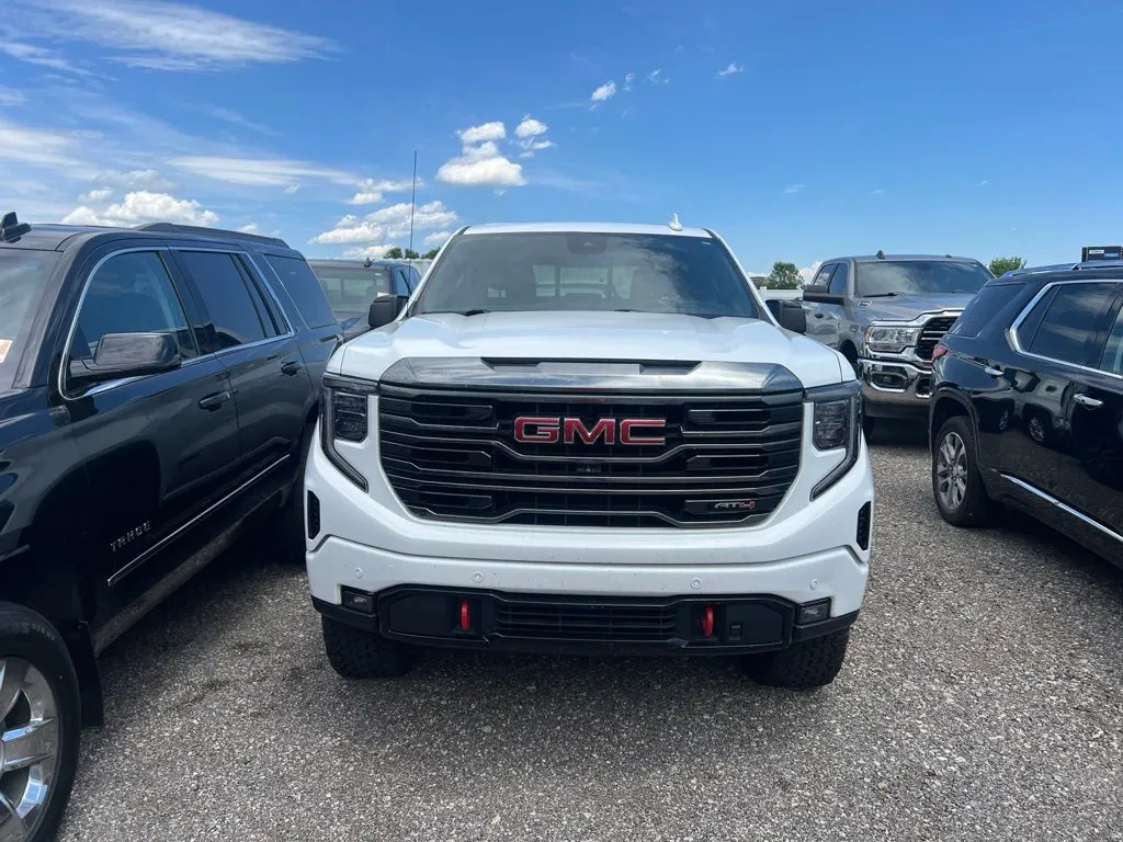 2023 GMC Sierra 1500 AT4