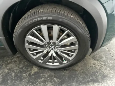 More photos of 2022 Nissan Pathfinder SL at Integrity Motors Group, IN