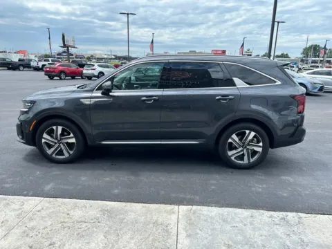 Photos of 2023 Kia Sorento Hybrid SX Prestige for sale in Evansville, IN at Integrity Motors Group