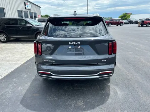 More photos of 2023 Kia Sorento Hybrid SX Prestige at Integrity Motors Group, IN