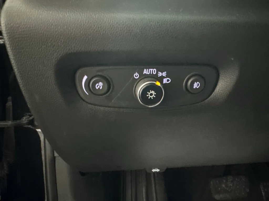 Chevrolet Traverse photo 16