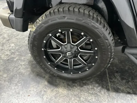 More photos of 2017 Jeep Wrangler Unlimited Sahara at Integrity Motors Group, IN