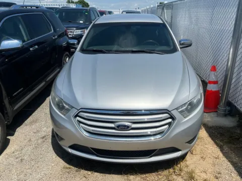 Silver 2014 Ford Taurus Limited for sale in Evansville, IN