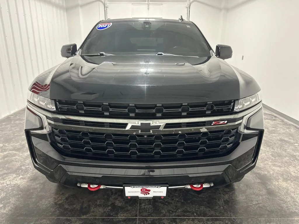 Chevrolet Tahoe photo 2