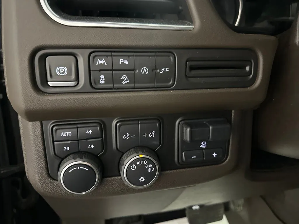 Chevrolet Tahoe photo 14