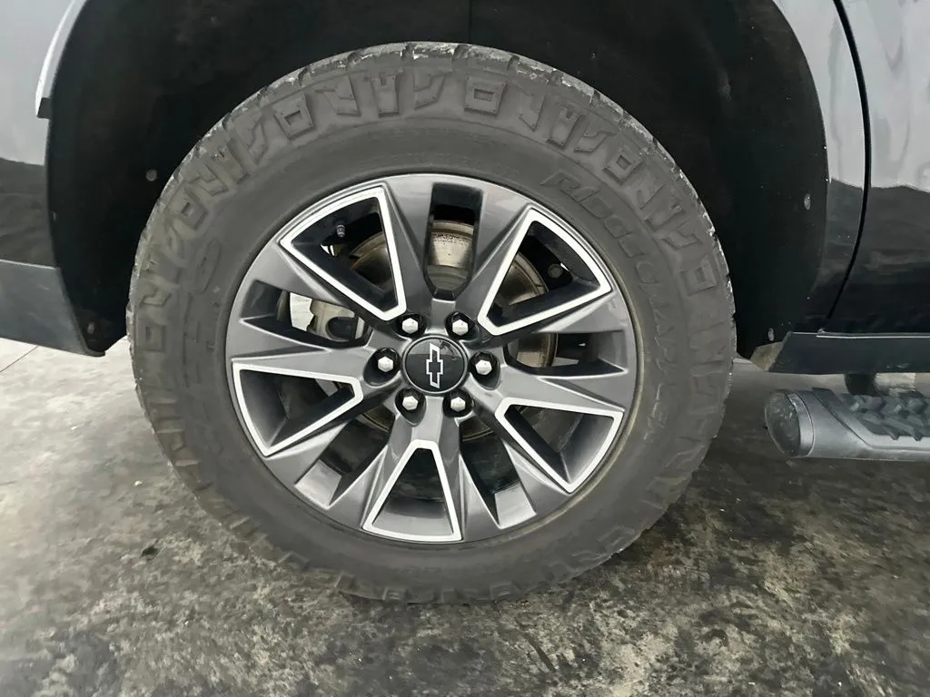 Chevrolet Tahoe photo 5