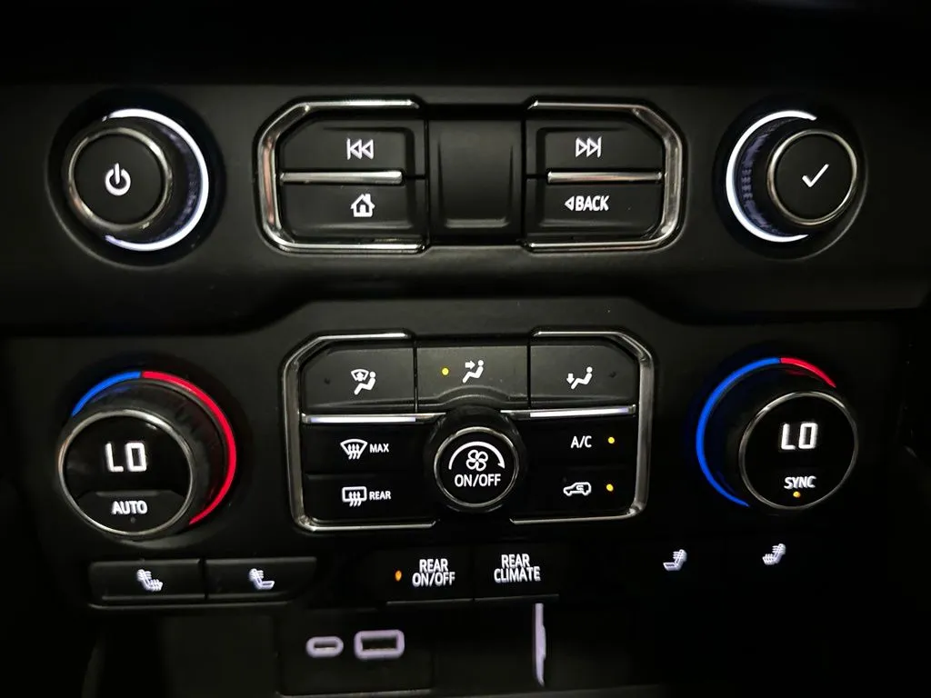 Chevrolet Tahoe photo 18