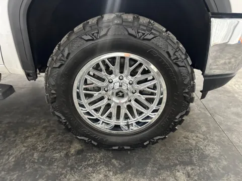 More photos of 2021 GMC Sierra 2500HD SLT at Integrity Motors Group, IN