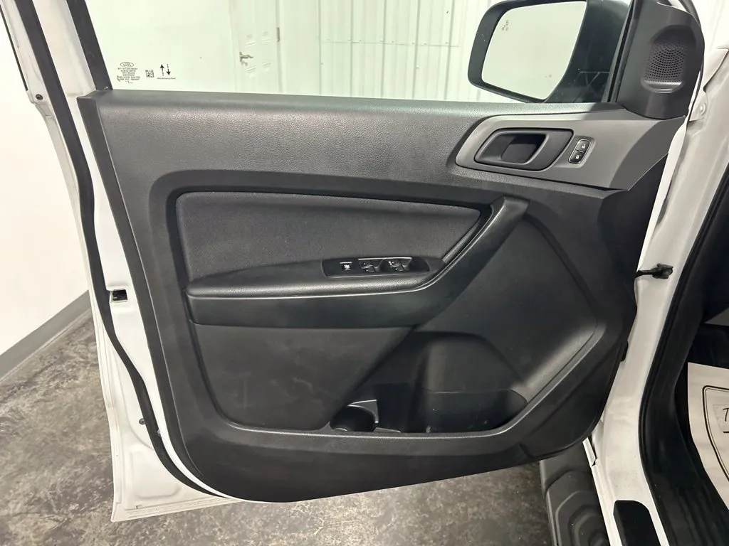 Ford Ranger photo 12