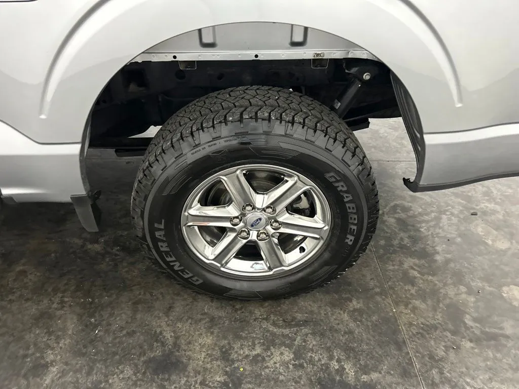 Ford F-150 photo 8