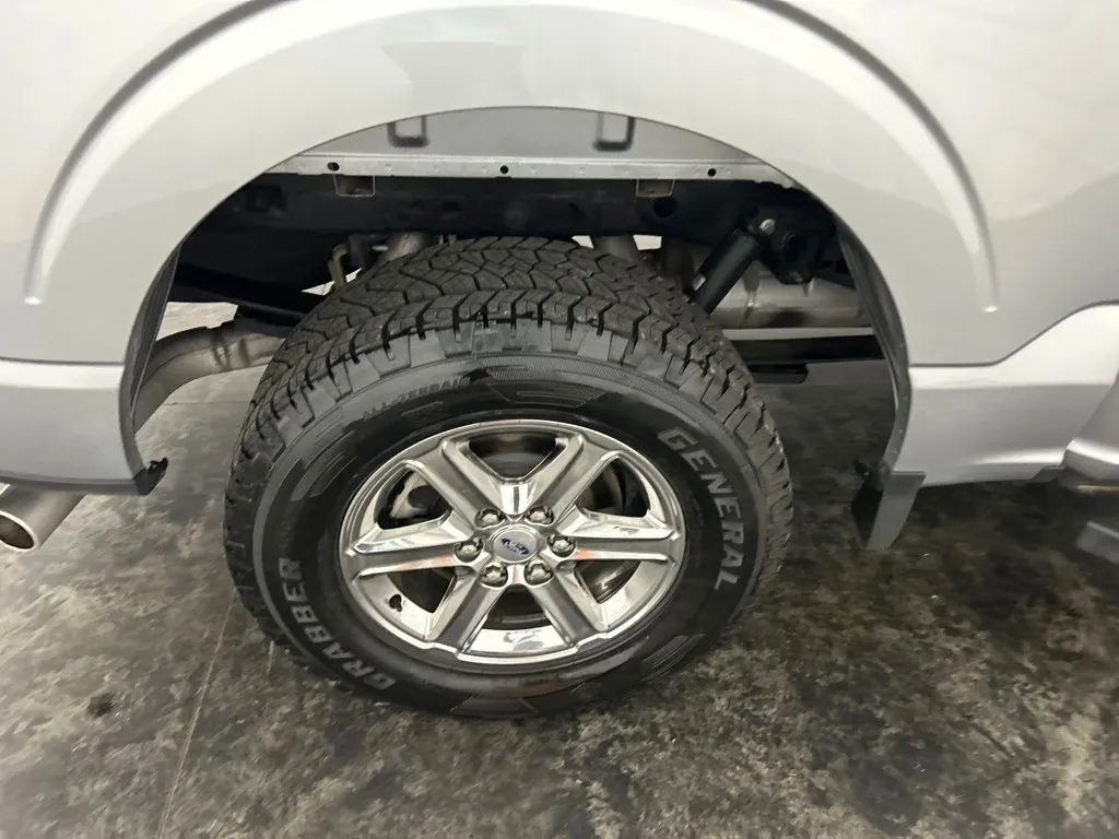 Ford F-150 photo 9