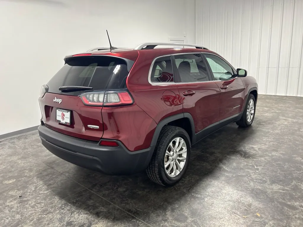 Jeep Cherokee photo 4