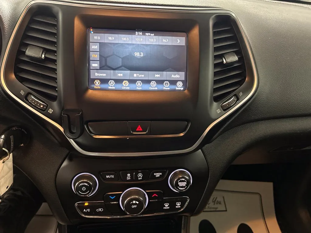 Jeep Cherokee photo 21
