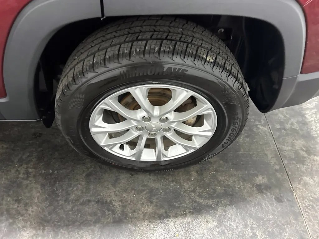 Jeep Cherokee photo 19