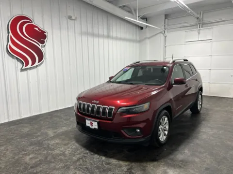 Red 2019 Jeep Cherokee Latitude for sale in Evansville, IN