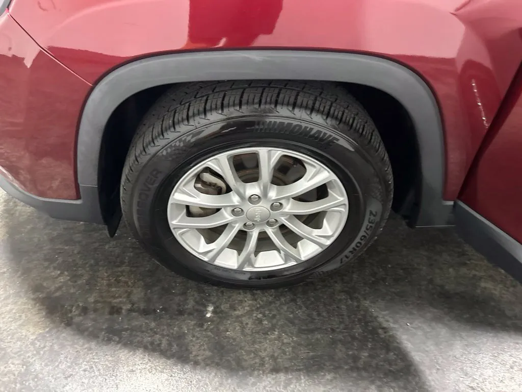 Jeep Cherokee photo 18