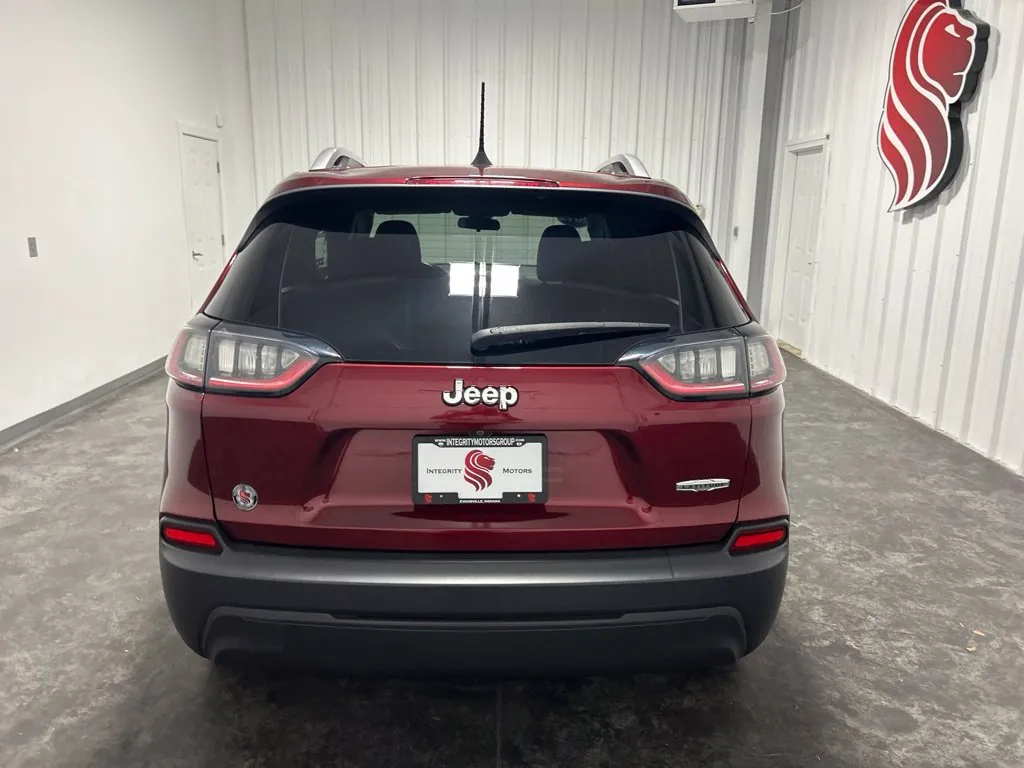 Jeep Cherokee photo 3