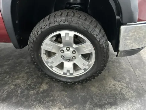 More photos of 2009 GMC Sierra 1500 SLE at Integrity Motors Group, IN
