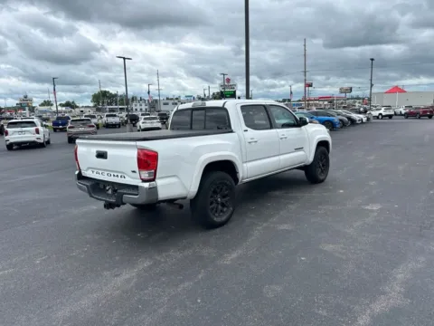 More photos of 2017 Toyota Tacoma SR5 at Integrity Motors Group, IN