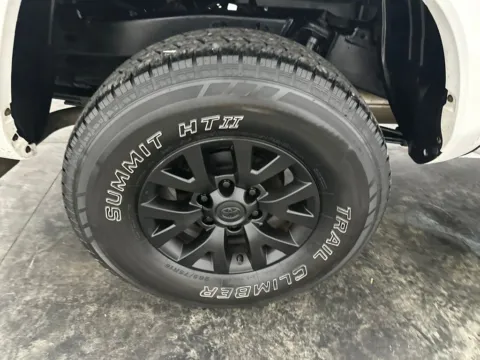 More photos of 2017 Toyota Tacoma SR5 at Integrity Motors Group, IN