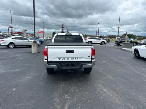 More photos of 2017 Toyota Tacoma SR5 at Integrity Motors Group, IN