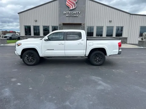 Photos of 2017 Toyota Tacoma SR5 for sale in Evansville, IN at Integrity Motors Group
