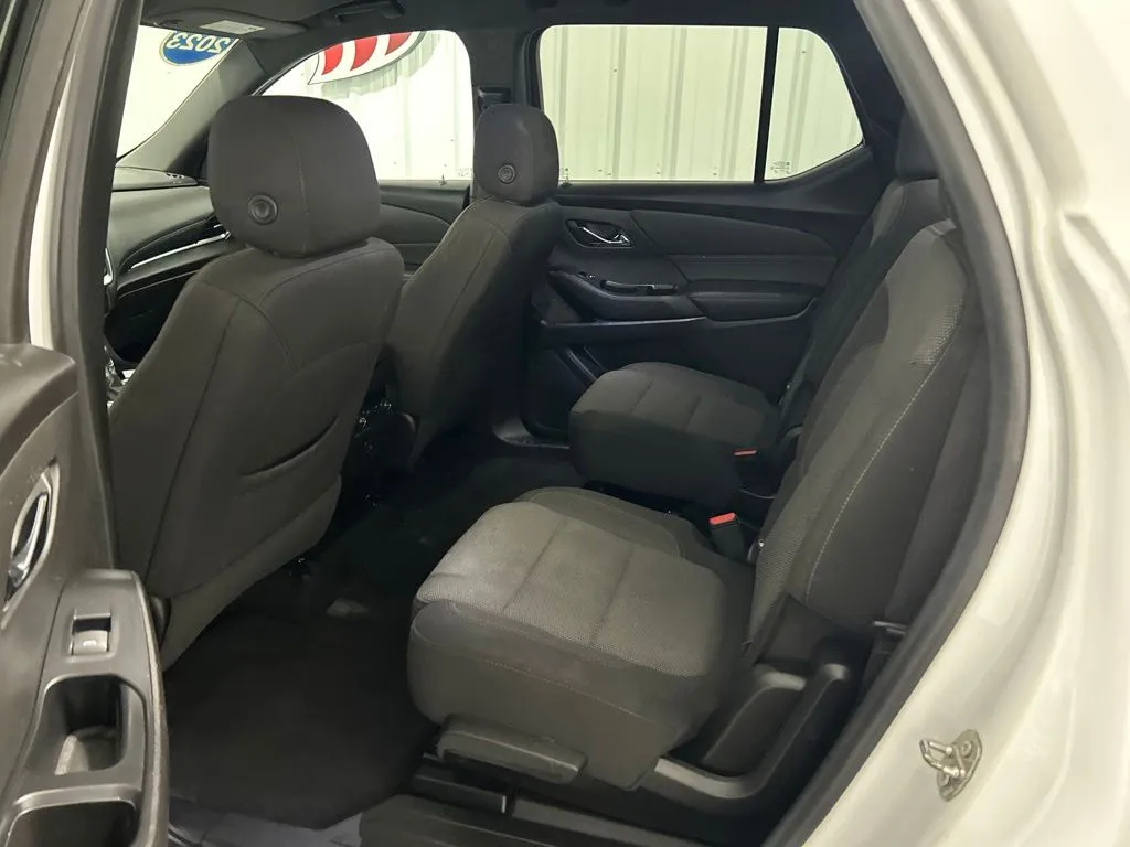 Chevrolet Traverse photo 14