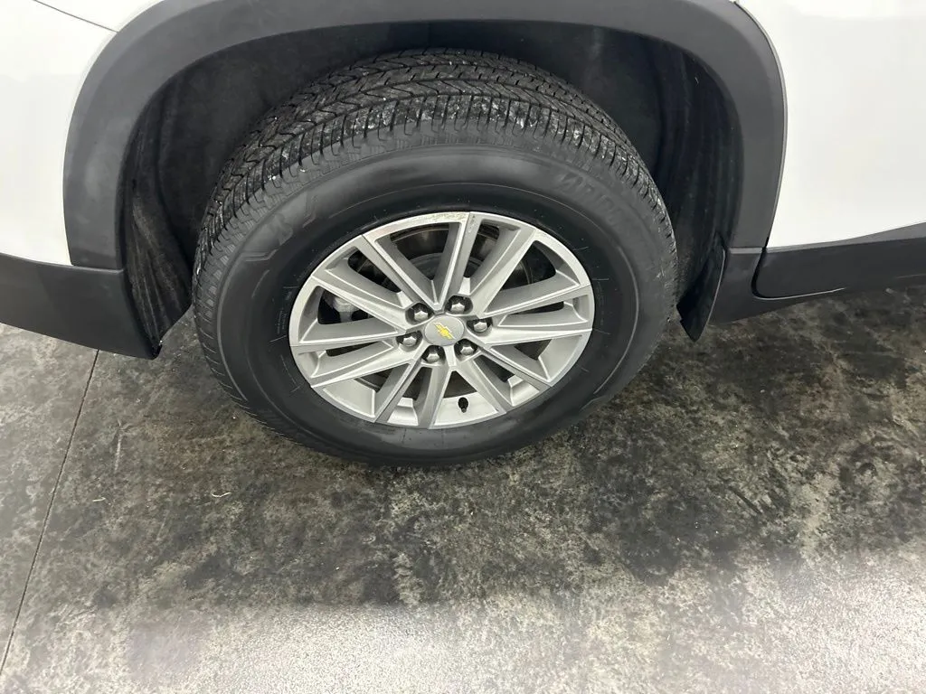 Chevrolet Traverse photo 9